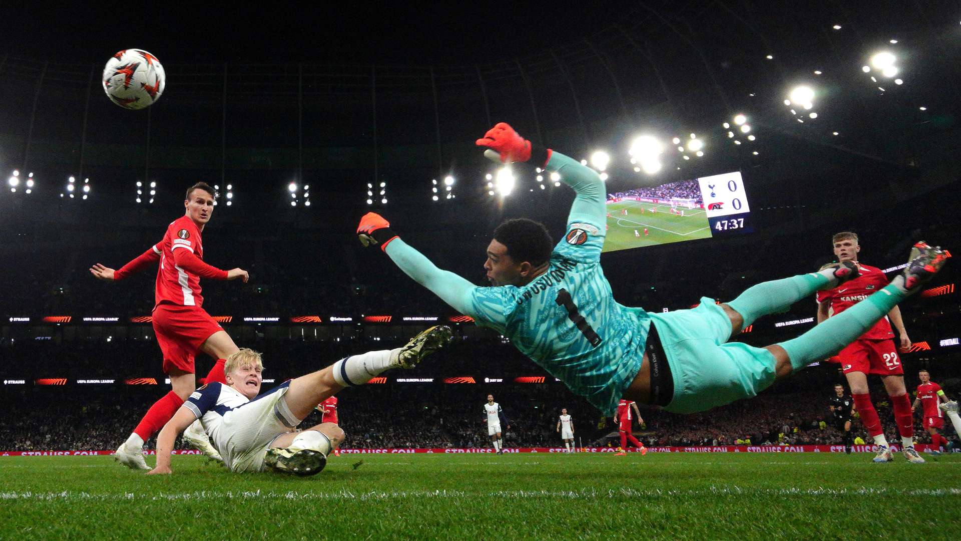 科爾表示希爾德在轉換進攻中的跑動可能是全隊最優秀的表現，他已經找到了狀態.