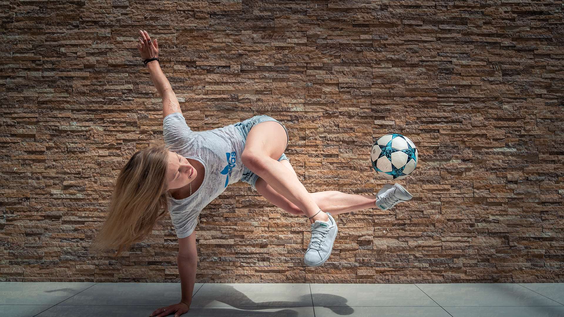 出对足球的 出对足球的